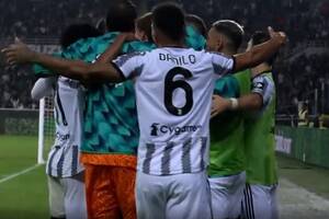 Zwycięstwo Juventusu w arcyważnych derbach! Wściekłość Vlahovicia, parodie Keana i pewny Szczęsny [WIDEO]