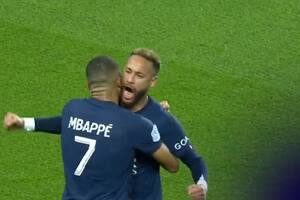 Gorąca atmosfera, brutalny faul i wygrana PSG w hicie Ligue 1. Mbappe i Neymar przesądzili o wyniku [WIDEO]