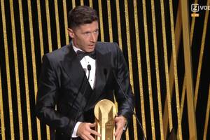 Robert Lewandowski ze specjalną nagrodą na gali Złotej Piłki! Polak wyróżniony przez France Football