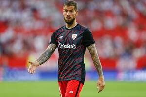 Doświadczony obrońca dogadał się z FC Barceloną. Nagle sytuacja się skomplikowała