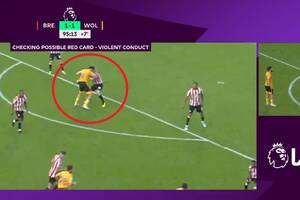 Diego Costa z czerwoną kartką w Premier League. Zdzielił rywala głową [WIDEO]