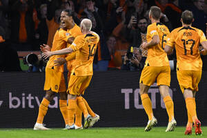 Składy na mecz Holandia - Katar. Galowa jedenastka "Oranje"