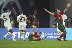 "To szaleństwo. Może podyktowali karnego, bo to był Ronaldo?" Trener Ghany grzmi po meczu z Portugalią