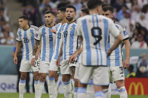 "Chcę, byś wygrał mundial i tu przyszedł". Bohater Argentyny zachęcany do transferu przez trenera