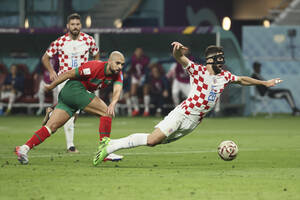 Niespodziewana decyzja bohatera mundialu. Odrzucił zakusy gigantów, transferowy hit wykluczony
