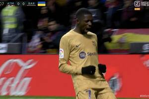 Cudowna akcja FC Barcelony dała jej zwycięstwo z Atletico! Piłkarskie zapasy i dwie czerwone kartki [WIDEO]