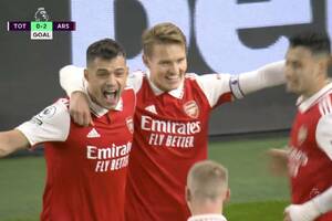 Arsenal zrobił kolejny krok do mistrzostwa! Wielkie zwycięstwo "Kanonierów" w derbach z Tottenhamem [WIDEO]
