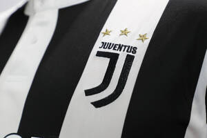 "Dalsze kary nieuniknione. Gorzej niż Calciopoli". Na odjęciu punktów się nie skończy. Juventus tonie?