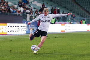 "Coś koszmarnego. Parkur dla koni". Komentator CANAL+ krytycznie o boisku na stadionie Legii