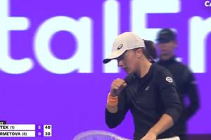 Kompletna demolka w wykonaniu Igi Świątek! Polka w finale turnieju w Katarze, nie dała szans rywalce [WIDEO]