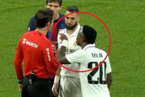 "Sędzia nie może na to pozwolić". Ekspert domagał się czerwonej kartki dla Viniciusa w El Clasico [WIDEO]