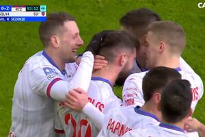 Raków wypunktował Pogoń w hicie Ekstraklasy! Przepiękna bramka byłego piłkarza "Portowców" [WIDEO]