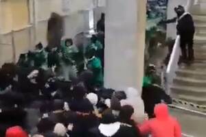 Dantejskie sceny po meczu Ekstraklasy. Kibice wdali się w ogromną bójkę [WIDEO]