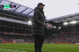 Tak Klopp zareagował na zmarnowanego karnego Salaha. Był przekonany, że Egipcjanin trafił do siatki [WIDEO]