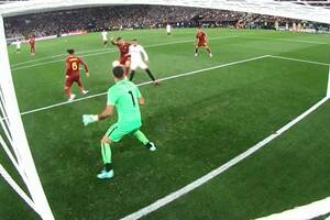 Wielkie emocje w finale Ligi Europy! Remis po samobójczym trafieniu, seria Mourinho przełamana [WIDEO]