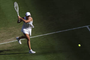 "Dużo ludzi ocenia nas przez pryzmat wyników". Ważne słowa Igi Świątek po odpadnięciu z Wimbledonu