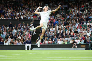 Specjalny rytuał rywala Djokovicia przed półfinałem Wimbledonu. "To największe wyzwanie w mojej karierze"