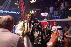 Francis Ngannou "zmienił" dyscyplinę sportu. Nostalgiczny powrót w rodzinne strony [ZDJĘCIE]