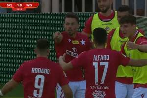 Falstart Wisły Kraków na początku sezonu. Gol nowej gwiazdy nie wystarczył "Białej Gwieździe" [WIDEO]