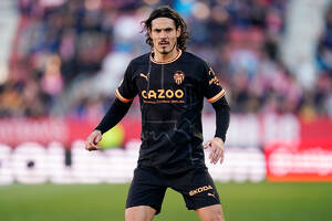 Cavani bardzo blisko odejścia z Valencii. Wiadomo, do jakiego klubu może trafić