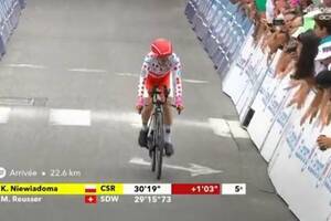 Katarzyna Niewiadoma na podium Tour de France. Fenomenalny wyczyn polskiej kolarki [WIDEO]