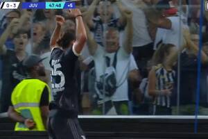 Juventus zabawił się z Udinese, świetna pierwsza połowa. Gole Chiesy i Vlahovicia, Szczęsny na zero [WIDEO]