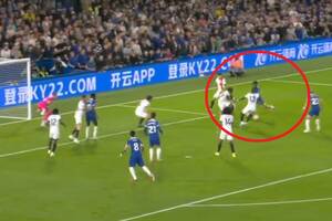 Rewelacyjny gol Raheema Sterlinga! Skrzydłowy Chelsea ograł czterech rywali, wciąż ma to coś [WIDEO]