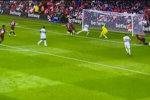 Zwycięstwo Tottenhamu i niebywały kiks Richarlisona! Brazylijczyk nie wykorzystał wymarzonej okazji [WIDEO]