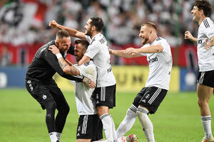 Legia Warszawa w Lidze Konferencji! Kacper Tobiasz bohaterem stołecznych, przesądziły karne! [WIDEO]