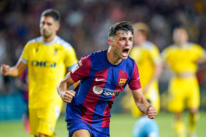 Ujawniono, ile FC Barcelona zapłaciła za Pedriego. Klub La Liga zarobił ogromną kwotę