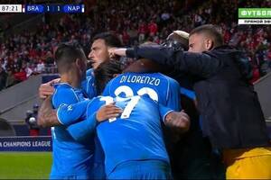 Piotr Zieliński współbohaterem Napoli! Polak asystował przy samobójczym trafieniu rywala [WIDEO]
