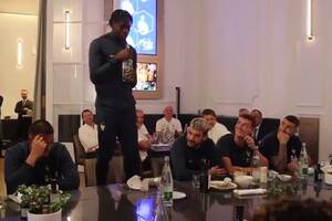 Muzyczne powitanie w reprezentacji Francji. Debiutanci zaczęli rapować, Mbappe był pod wrażeniem [WIDEO]