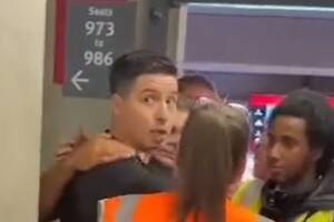 "Sprzedałeś duszę". Samir Nasri zaatakowany przez kibica. Wyciekły nagrania ze wstrząśniętym Francuzem [WIDEO]