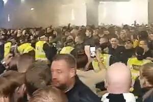 Ogromna awantura przed meczem Ligi Mistrzów. Doszło do zamieszek z udziałem kibiców i policji [WIDEO]