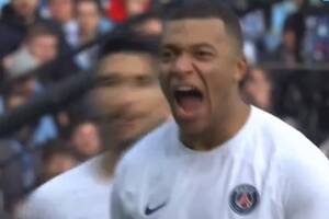PSG przez prawie cały mecz grało w dziesiątkę, a i tak wygrało. Kolejny gol Mbappe [WIDEO]
