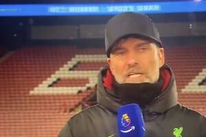 Klopp stracił panowanie nad sobą po wygranej Liverpoolu. Nazwał dziennikarza "kompletnym ignorantem" [WIDEO]