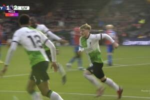 Liverpool nowym liderem Premier League! Decydujący gol w doliczonym czasie, udana pogoń "The Reds" [WIDEO]