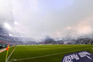 "Psy szczekają". Wyjątkowa oprawa kibiców Legii na mecz z AZ Alkmaar [WIDEO]