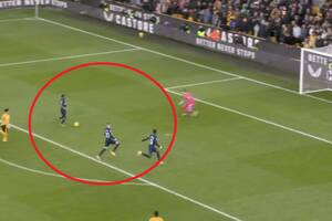 Nieprawdopodobne zachowanie Sterlinga! Przez niego Chelsea zawaliła akcję 3 na 1 [WIDEO]