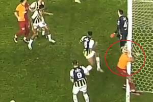 Icardi przywalił głową w słupek, Galatasaray grzmi o skandalu w hicie. "Manipulują tureckim futbolem" [WIDEO]
