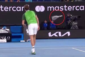 Trzeci tenisista świata wpadł w furię podczas Australian Open. Kibice domagają się dyskwalifikacji [WIDEO]