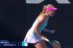 Szalone zwroty akcji w meczu Magdaleny Fręch! Polka idzie jak burza w Australian Open!