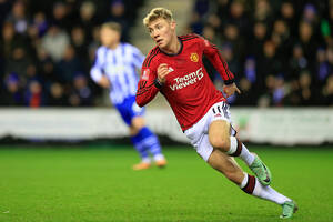 Media: Rasmus Hojlund podpadł piłkarzom Manchesteru United. Poszło o wywiad