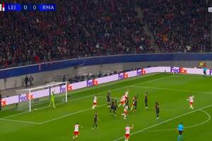 O włos od kuriozalnego gola w Lidze Mistrzów! Real Madryt miał mnóstwo szczęścia już w 2. minucie [WIDEO]