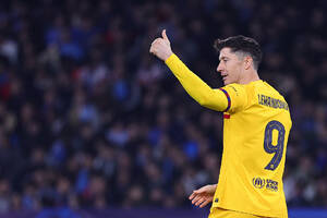 "Wyglądało to dużo lepiej. Będziemy szli tylko w górę". Robert Lewandowski ocenił mecz z Napoli. 