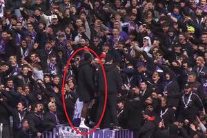 Piłkarz z Ligue 1 niespodziewanie wskoczył na trybuny. Tak potraktował klubowych ultrasów [WIDEO]
