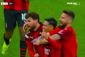 Zacięty mecz Milanu w Lidze Europy! Sześć goli na San Siro, rywale walczyli mimo gry w osłabieniu [WIDEO]