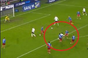 Kapitalny gol zawodnika Legii! Stołeczni wygrali, chociaż grali w "dziesiątkę" [WIDEO]