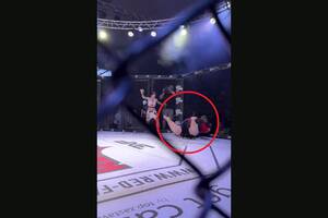 Ćwierćtonowa zawodniczka znokautowała samą siebie. Kuriozalne zakończenie walki w oktagonie [WIDEO]
