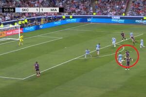 Spektakularny gol Messiego! Nie było czego zbierać [WIDEO] 